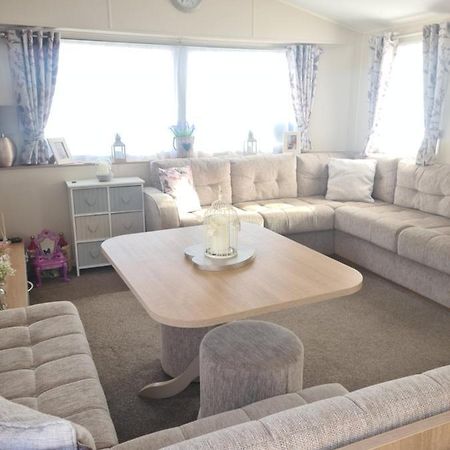 The Orchards Holiday Home แคลกตัน-ออน-ซี ภายนอก รูปภาพ