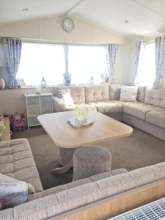 The Orchards Holiday Home แคลกตัน-ออน-ซี ภายนอก รูปภาพ