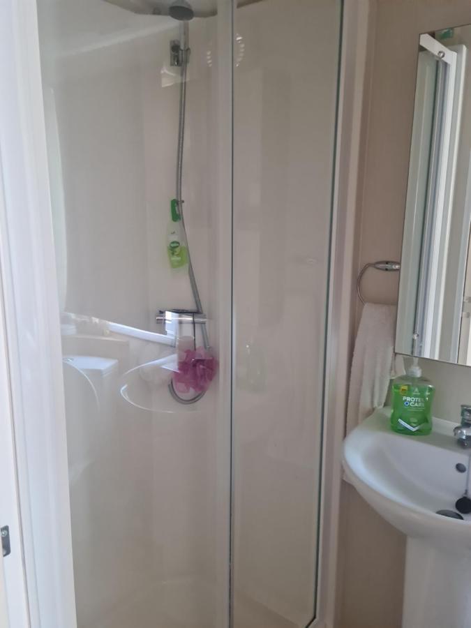 The Orchards Holiday Home แคลกตัน-ออน-ซี ภายนอก รูปภาพ