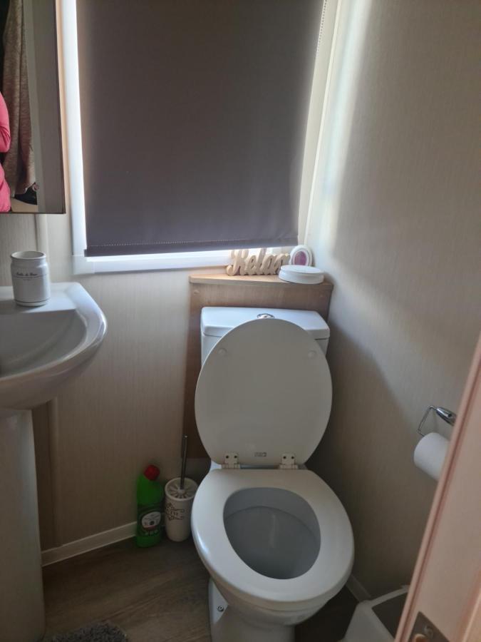 The Orchards Holiday Home แคลกตัน-ออน-ซี ภายนอก รูปภาพ